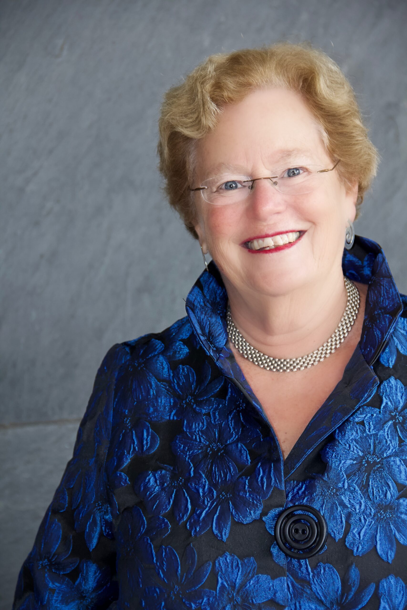 Abby Ginzberg Headshot